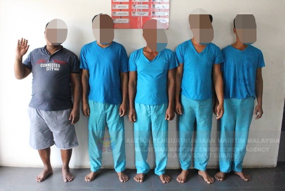 Lima warga Indonesia yang ditahan kerana menangkap ikan secara haram berhampiran perairan Sungai Besar pada Sabtu.