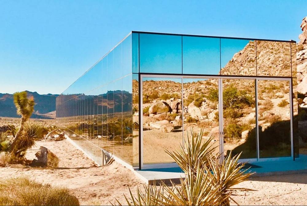 ‘Rumah halimunan’ yang terletak di gurun Joshua Tree, California Selatan.