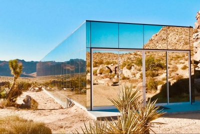 ‘Rumah halimunan’ yang terletak di gurun Joshua Tree, California Selatan.