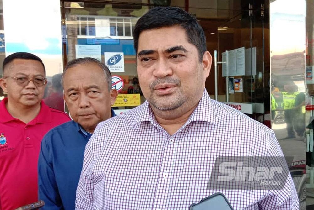 Shahelmey ketika ditemui pemberita selepas tinjauan mesra dan menyampaikan limau mandarin kepada peniaga sekitar Putatan.