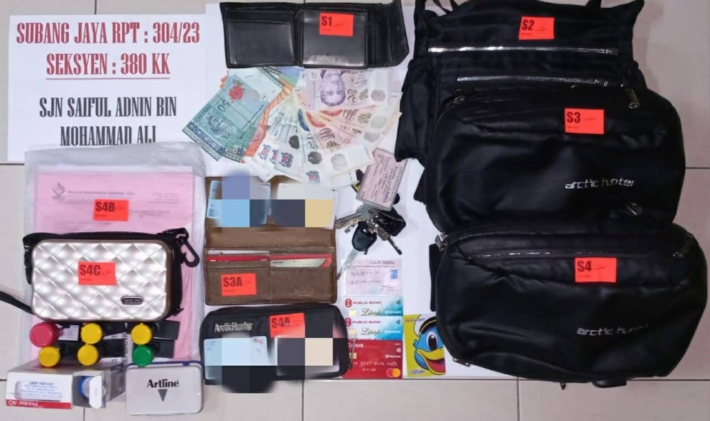 Antara barang yang dirampas untuk membantu siasatan.