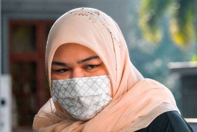 Pengasas Rumah Bonda Siti Bainun Ahd Razali hadir di Kompleks Mahkamah Kuala Lumpur pada Selasa. - Foto Bernama.