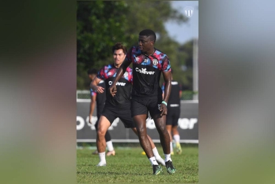Mintah ketika sesi latihan di Kompleks Sukan Gong Badak. - Foto Facebook Terengganu FC
