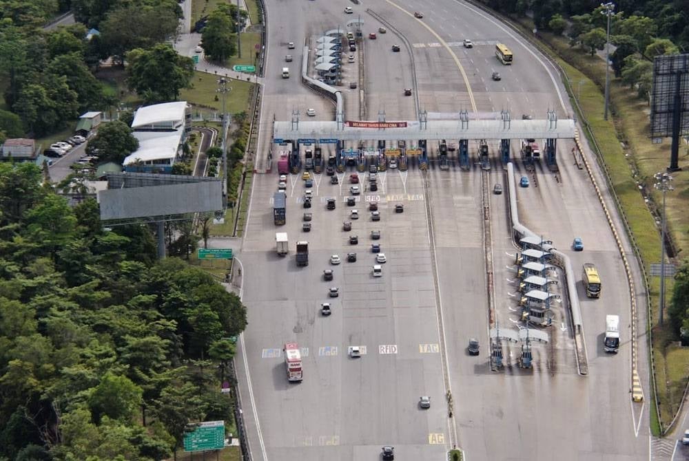 Keadaan lalulintas di Plaza Tol Gombak diambil daripada dron.