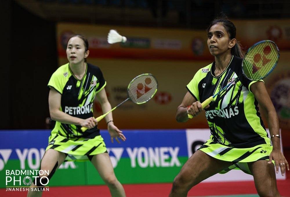 Pearly (kiri) dan Thinaah gagal meneruskan kemaraan ke final selepas langkah mereka tersekat di peringkat separuh akhir Terbuka India 2023 di New Delhi pada Sabtu. - Foto Badminton Photo