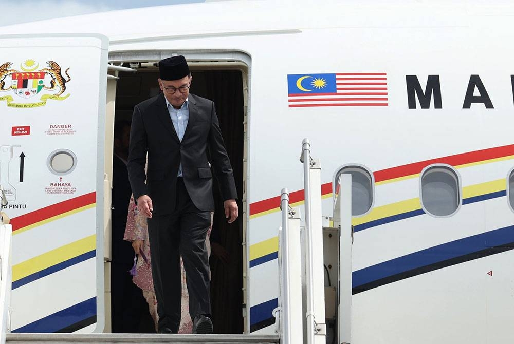 Anwar tiba untuk lawatan rasmi dua hari ke Brunei.