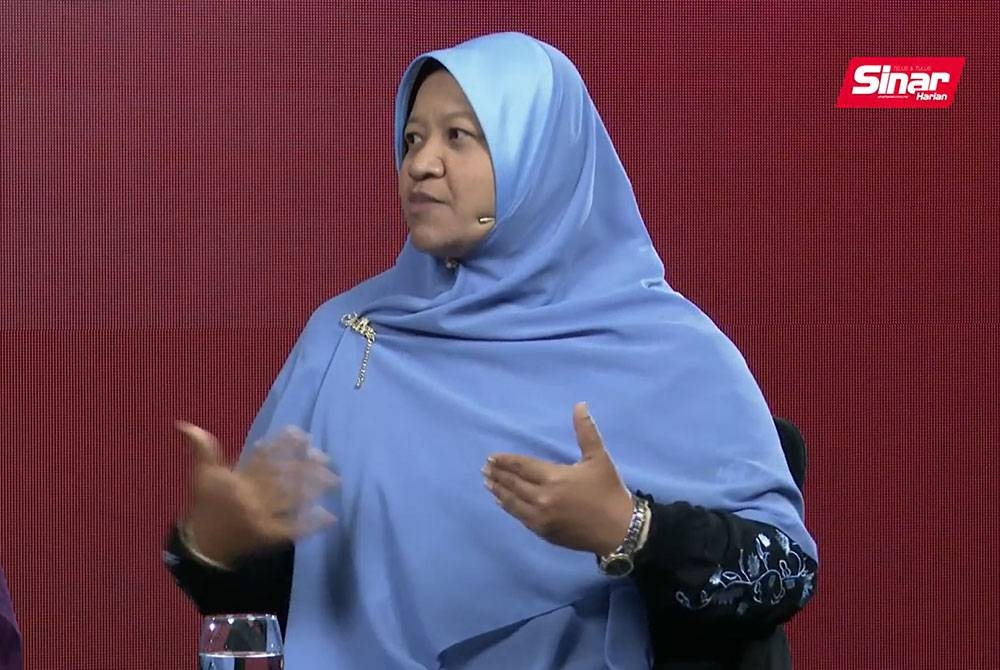 Suzana ketika dalam program Wacana Sinar ke-380 bertajuk ‘Poligami: 2, 3 dan 4, bukan perampas’ yang diadakan di Kompleks Karangkraf, Shah Alam pada Selasa.