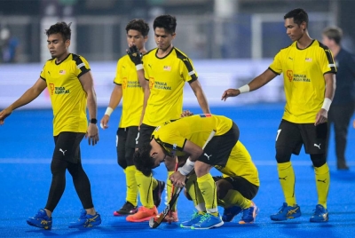 Kekecewaan jelas terpancar pada wajah setiap pemain negara selepas kekalahan kepada Sepanyol di Stadium Kalinga, Bhubaneswar pada Ahad. - FOTO: FB MHC