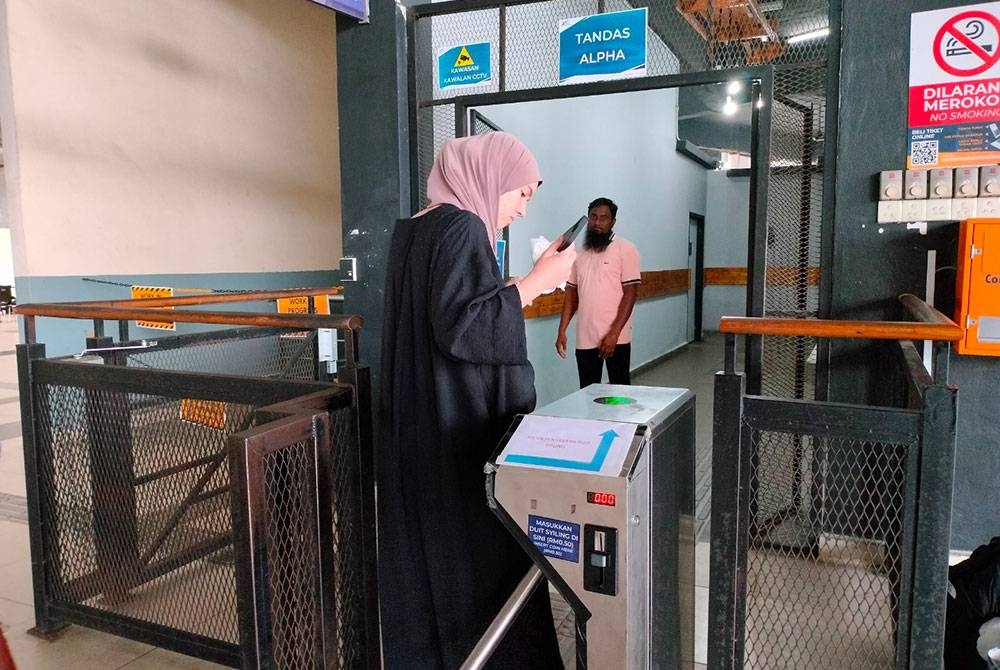 Pengguna mendakwa palang tandas tidak praktikal untuk dilaksanakan.