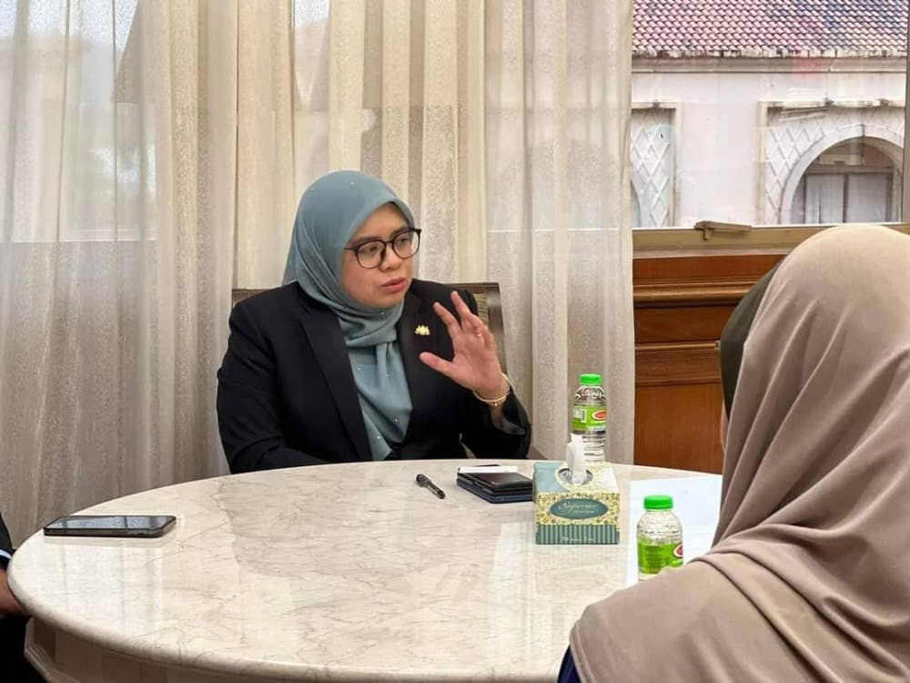 Norliza mengadakan pertemuan melibatkan Pengarah Pendidikan Negeri Johor dan Pengetua SMK Convent Infant Jesus susulan tular isu program khusus untuk pelajar muslim sahaja pada Rabu.