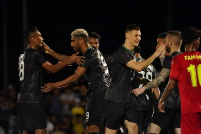 Willian (dua kiri) mengalas tugas sebagai penyerang utama KDA FC dan meledak empat gol pada tiga aksi pra-musim 2023. FOTO KDA FC