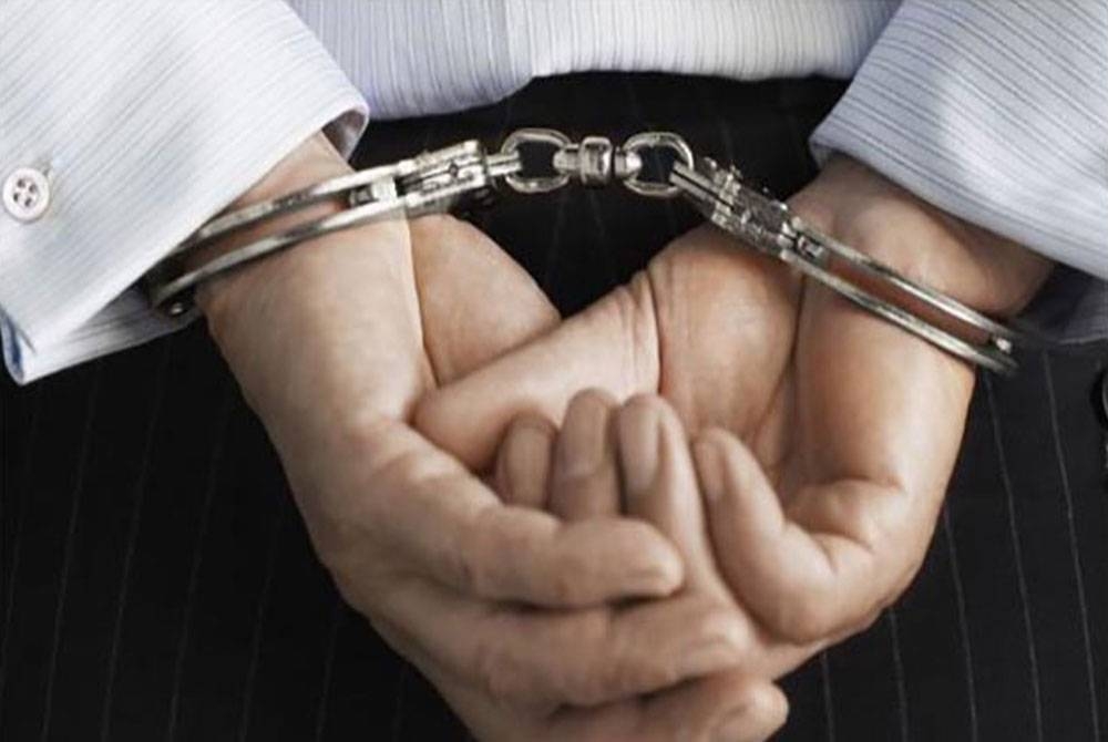 Penyiasat Belanda menahan seorang lelaki yang didakwa mencuri dan menjual data peribadi berjuta-juta orang di seluruh dunia. - Gambar hiasan