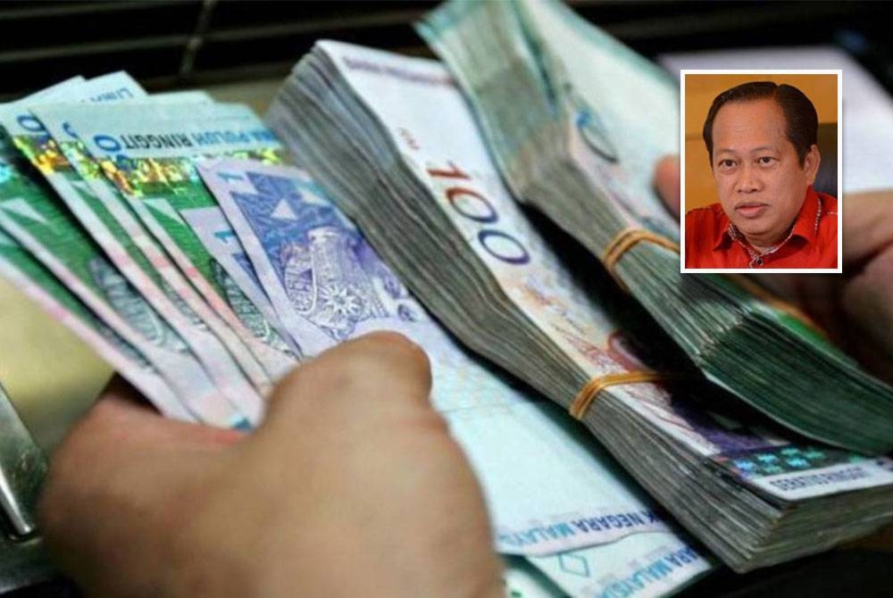 Ahmad (gambar kecil) memberitahu tiada keperluan untuk menaikkan had siling hutang negara kepada lebih 65 peratus daripada KDNK.