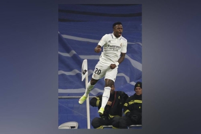Vinicius meledak satu gol ketika membantu Real Madrid mengalahkan Valencia 2-0 pada Jumaat. -Foto EPA