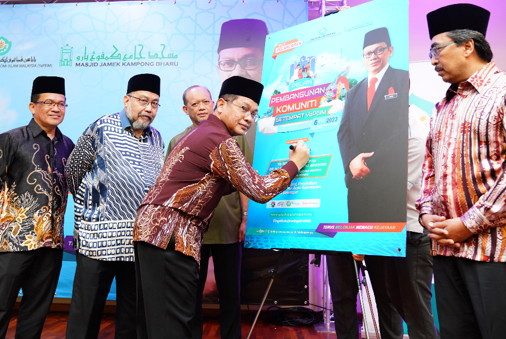 Mohd Na'im melancarkan Pelan Pembangunan Komuniti Setempat YaPEIM di Masjid Jamek Kampung Baru, Kuala Lumpur pada Isnin.