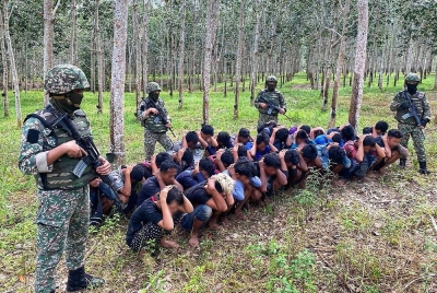 PATI yang ditahan ketika cuba membolosi sempadan negara pada Khamis.