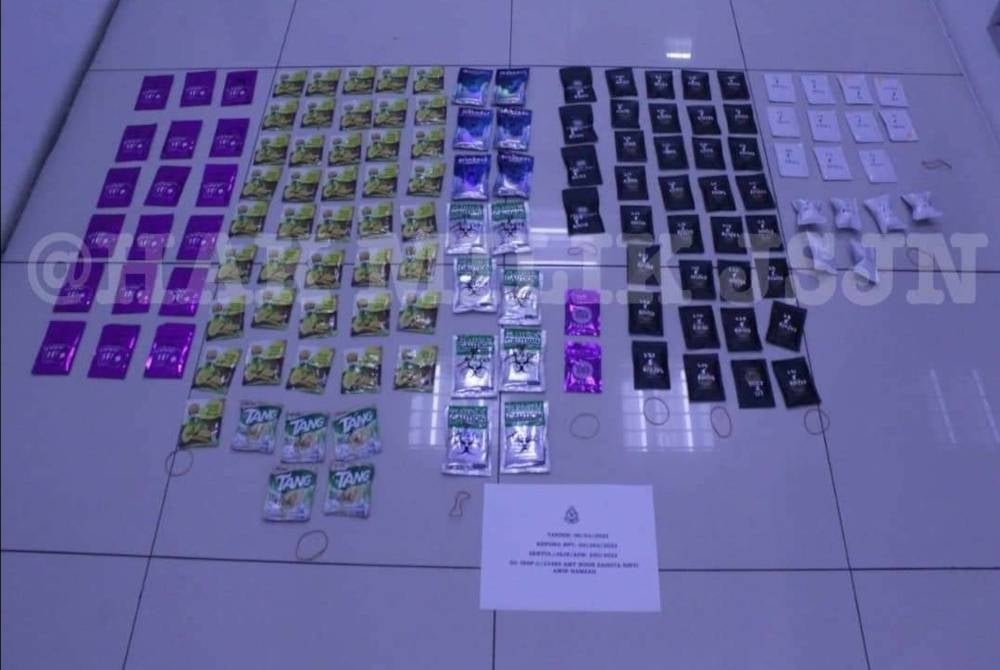 Antara dadah yang dirampas dalam serbuan di sebuah pusat hiburan di Lembah Klang pada Isnin.