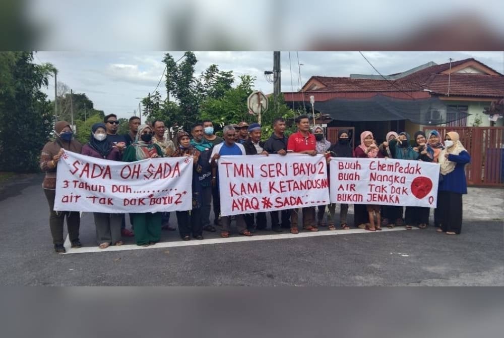 Penduduk Taman Seri Bayu 2 Sungai Lalang berdepan krisis air yang tidak berkesudahan sejak kira-kira tiga tahun lalu.