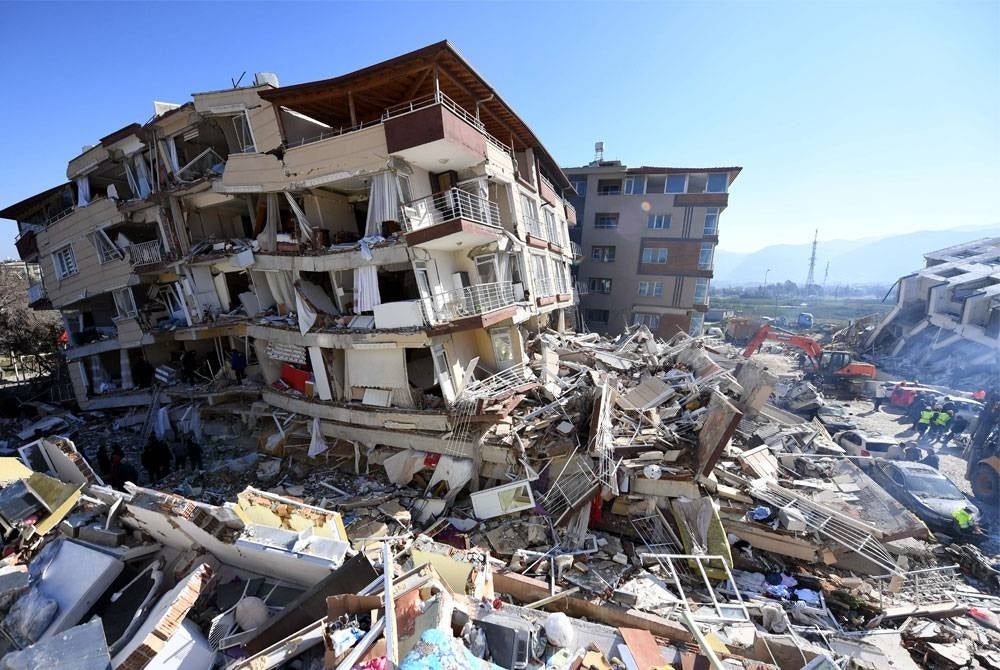 Kemusnahan akibat gempa bumi melanda di Turkiye. Foto: Xinhua