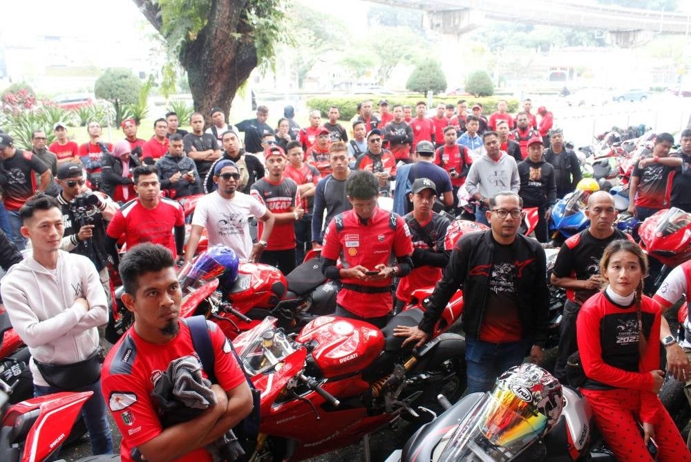 Pemilik Ducati Panigale yang hadir pada perhimpunan Perhimpunan Terbesar Panigale 2023 bertempat di Madani Bikes pada Sabtu.