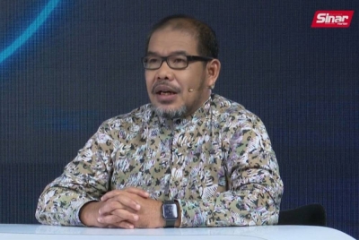 Nik Mohd Hasyudeen ketika menjadi panelis dalam program Di Sebalik Isu Bersama FY 'Mampukah Tabung Haji terus subsidi jemaah' yang dihoskan Finaz Yunus.