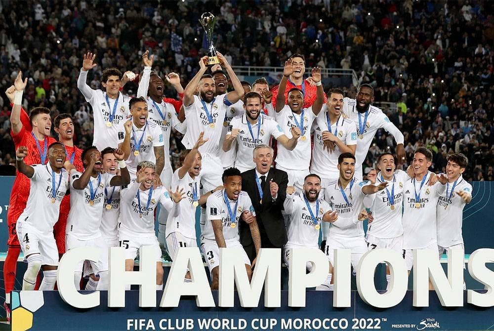 Pemain Real Madrid meraikan kejayaan menjulang Piala Dunia Kelab di Rabat, Maghribi pada Ahad. Foto EPA