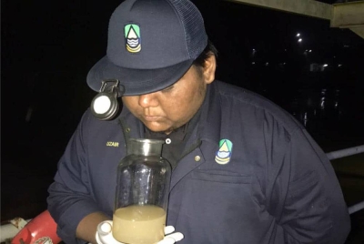 Pengesanan bau seakan diesel di kesemua muka sauk LRA tersebut. Foto: FB Luas