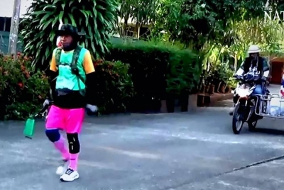 Suthep turut ditemani rakannya, Niwat sejak hampir sebulan lalu. - Foto Agensi