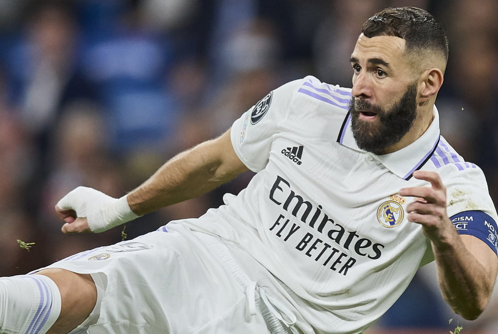 Benzema menyumbang dua gol menerusi sepakan penalti ketika menentang Elche di Santiago Bernabeu pada awal pagi Khamis.