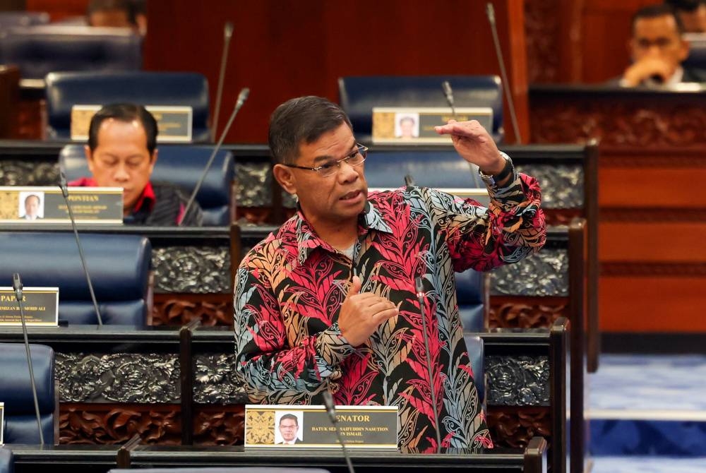 Saifuddin Nasution ketika Mesyuarat Pertama Penggal Kedua Parlimen ke-15 di Bangunan Parlimen pada Khamis. - Foto Bernama