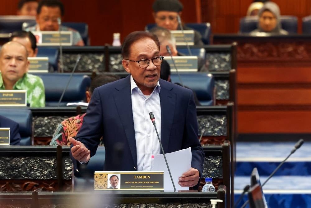  Anwar Ibrahim. - Foto Bernama