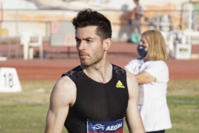 Kasut milik Miltiadis Tentoglou (gambar) itu akan dilelong seperti yang dicadangkan oleh jurulatihnya Giorgos Pomaski. - Facebook Miltiadis Tentoglou