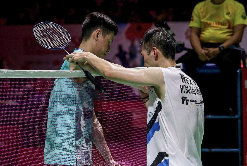 Ng Ka Long (kanan) pemain Felet yang berjaya membuat pukulan smash melebihi 409 kmj.