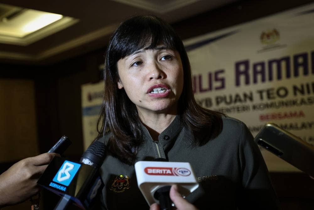 Nie Ching menjawab pertanyaan media selepas majlis ramah mesra bersama warga Jabatan Penerangan Malaysia Negeri Pulau Pinang hari ini. - Foto Bernama