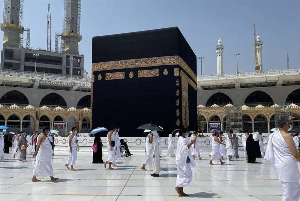 Isu kenaikan harga tiket penerbangan dan penginapan di Tanah Suci memberi kesan kepada jemaah khususnya rakyat Malaysia yang bakal menunaikan umrah tidak lama lagi termasuk golongan kurang berkemampuan..- Gambar hiasan