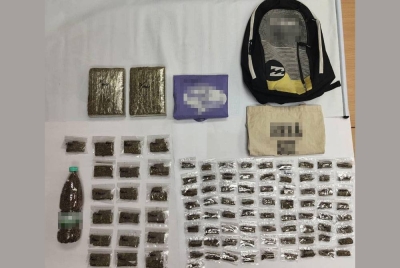 Antara barang rampasan termasuk dadah jenis ganja.