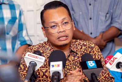 Nik Nazmi - Foto Bernama