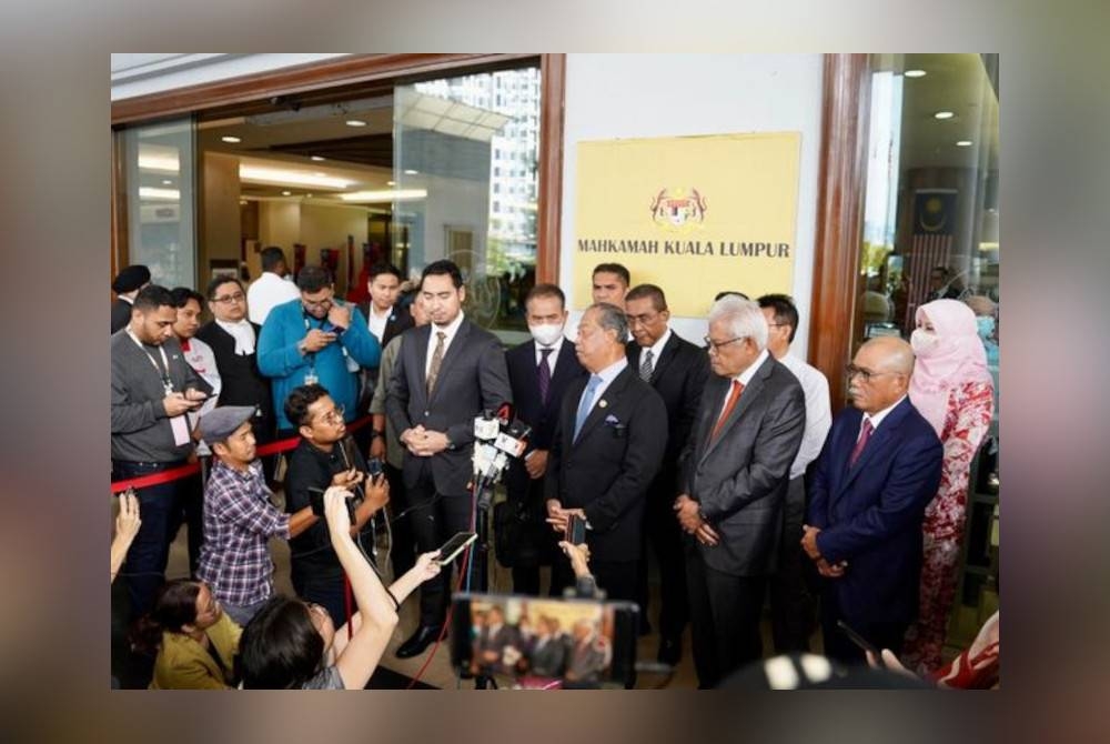 Foto Facebook Wan Ahmad Fayhsal 