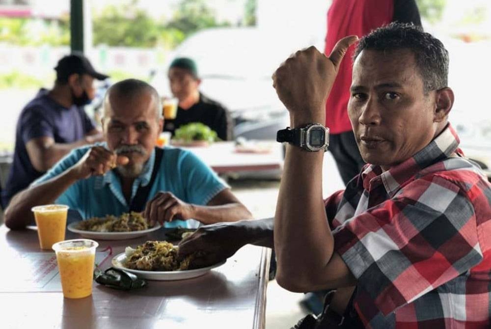 Kini mereka menyediakan makanan untuk 500 orang setiap hari. Foto: Awani