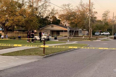 Lokasi kejadian di mana seorang wartawan TV mati ditembak ketika membuat liputan insiden pembunuhan di Pine Hills, Orlando pada Rabu. -Twitter/ @DavePuglisiTV