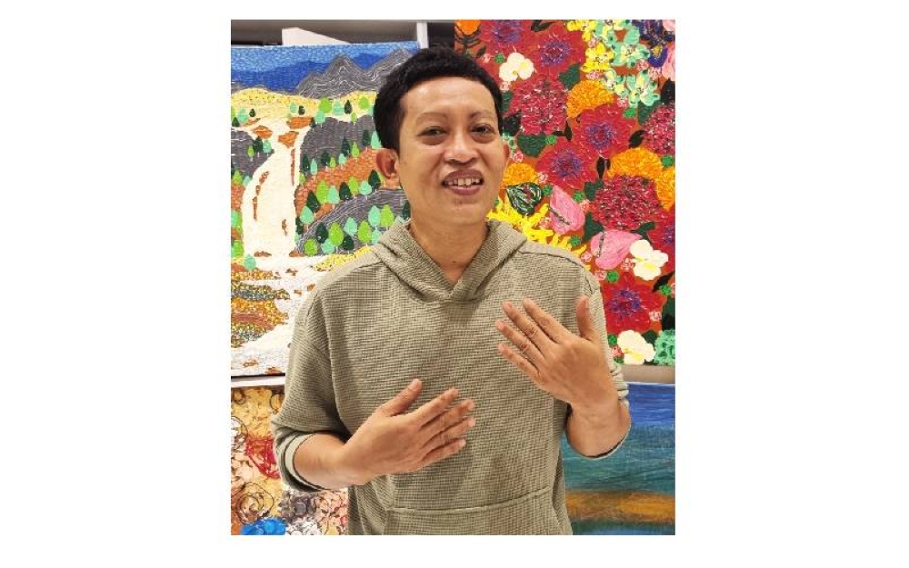 Roslan mahu mendidik masyarakat mengenai pentingnya menghargai nilai seni dan mesej yang disampaikan dalam setiap karya lukisan yang dihasilkan. 