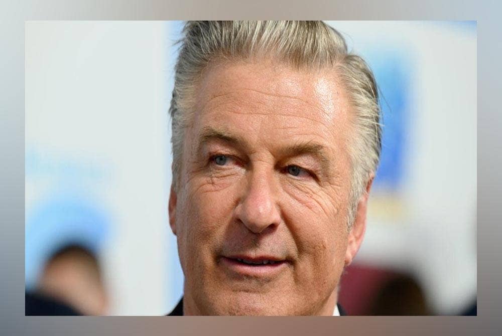 ALEC Baldwin mengaku tidak bersalah atas pertuduhan membunuh tanpa sengaja ahli sinematografi, Halyna Hutchins. Foto AFP