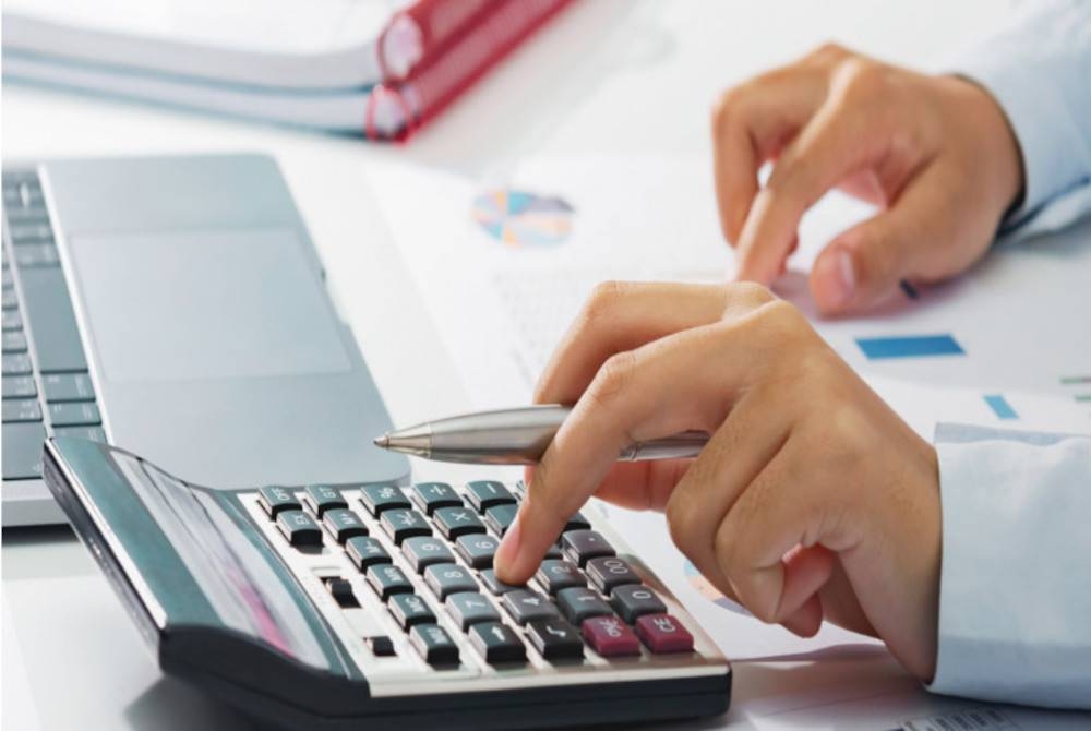 Kerajaan bersetuju menambah pendapatan boleh guna M40 melalui pengurangan kadar cukai pendapatan individu bagi memberi lebih manfaat kepada golongan tersebut. - Foto 123RF