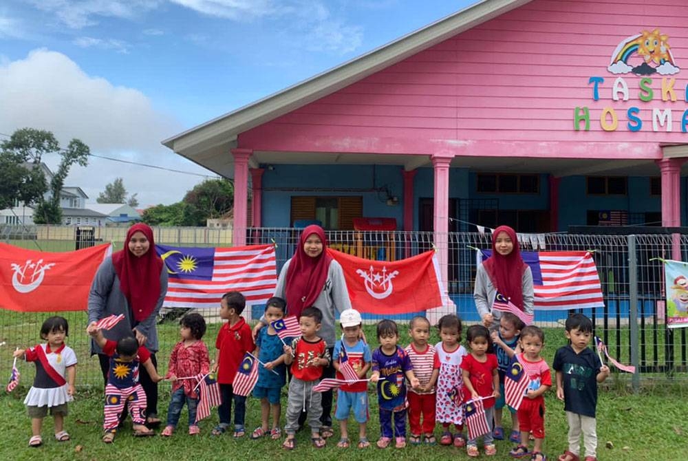 Kanak-kanak di taska dan tadika mempunyai banyak aktiviti yang boleh mengembangkan minda mereka.