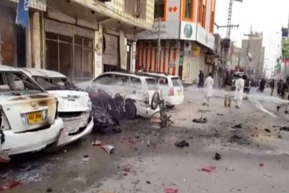 Sekurang-kurangnya empat orang terbunuh dan lebih 20 cedera dalam satu letupan bom di Pakistan pada Ahad. - Foto Agensi Anadolu