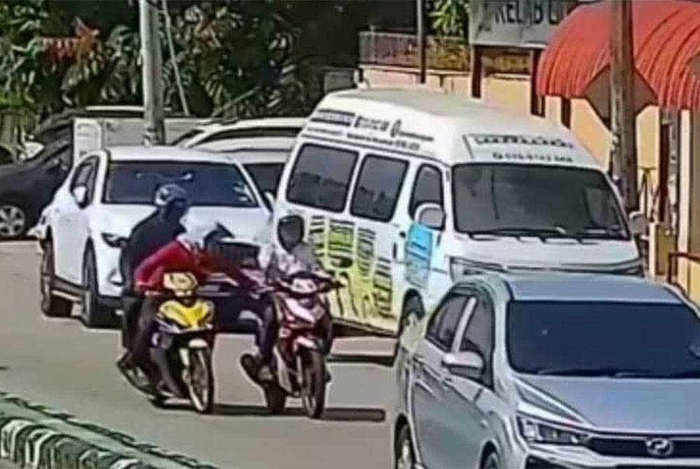 Video wanita menunggang motosikal di Jalan Kelochor diragut oleh dua lelaki tular beberapa hari lalu.