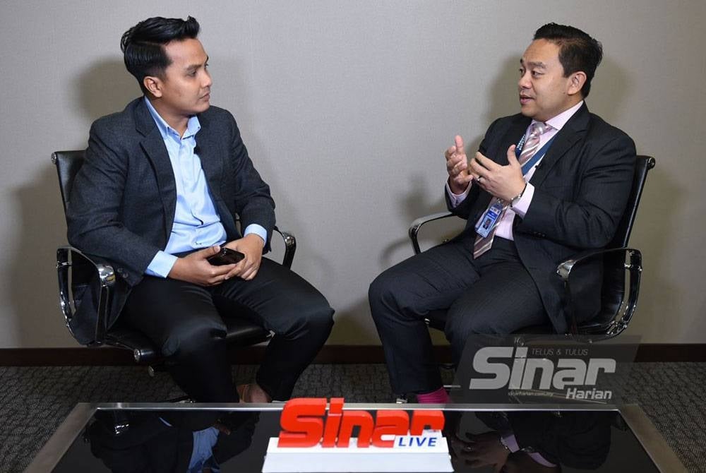 Rakaman Sinar Live bertajuk “Wan Saiful Apa Cerita?” Menampilkan (dari kiri) Moderator, Ahli Parlimen Tasek Gelugor; Datuk Wan Saiful Wan Jan yang berlangsung di Bangunan Parlimen, Kuala Lumpur. Foto SINAR HARIAN / Rafeq Redzuan