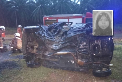 Keadaan kereta yang terbabas hingga meragut nyawa pemandu dalam kejadian di Felda Jengka 19, Bandar Pusat Jengka pada Rabu. (Gambar kecil: Nur Syuhada Husni)