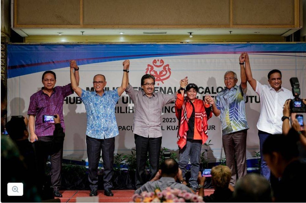 Pemilihan UMNO bagi sesi 2023/2026 menyaksikan lapan calon sah merebut jawatan Naib Presiden parti itu. - Foto Bernama.
