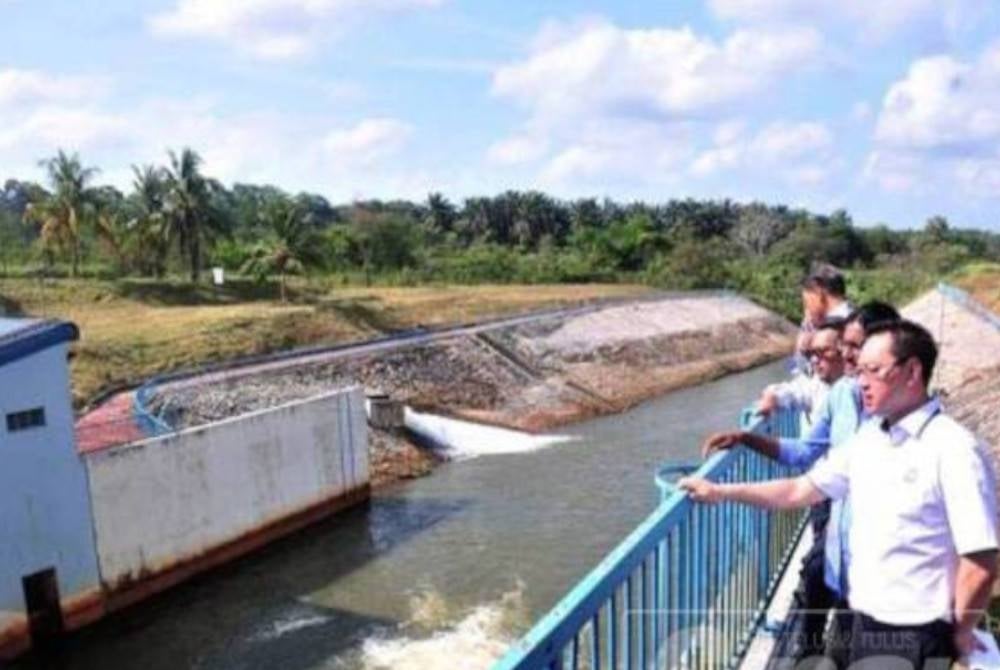 Sebanyak 27.26 meter padu per saat air telah dilepaskan daripada Empangan Machap - Gambar hiasan